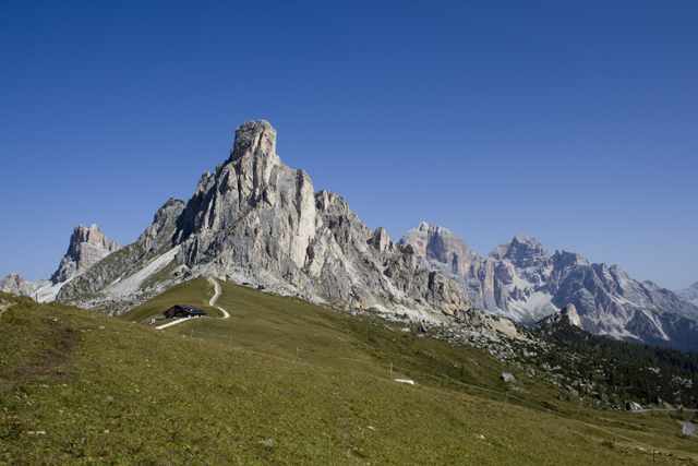 2011-08-24_08-14-33 cadore.jpg - Der prgnante Ragusela vom Passo Giau aus gesehen